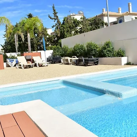Elvira Apartments With Pool Suite