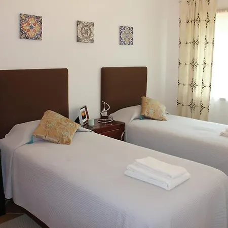 Elvira Apartments With Pool Suite 公寓式酒店