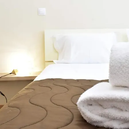 公寓式酒店 Elvira Apartments With Pool Suite *